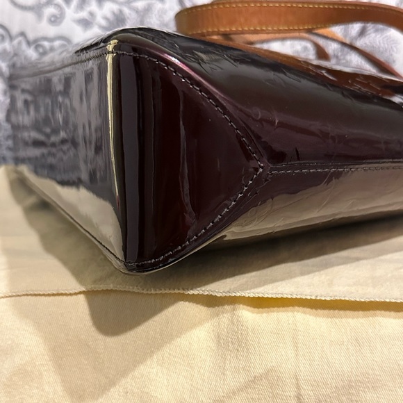 Authentic Louis Vuitton Vernis Tote bag - Picture 7 of 14